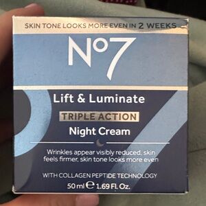 Lift & Luminate Triple Action Night Cream - Blue